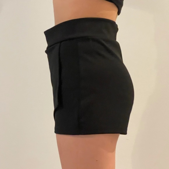 Cheryl Kids Black Skort Size Large - Picture 4 of 5